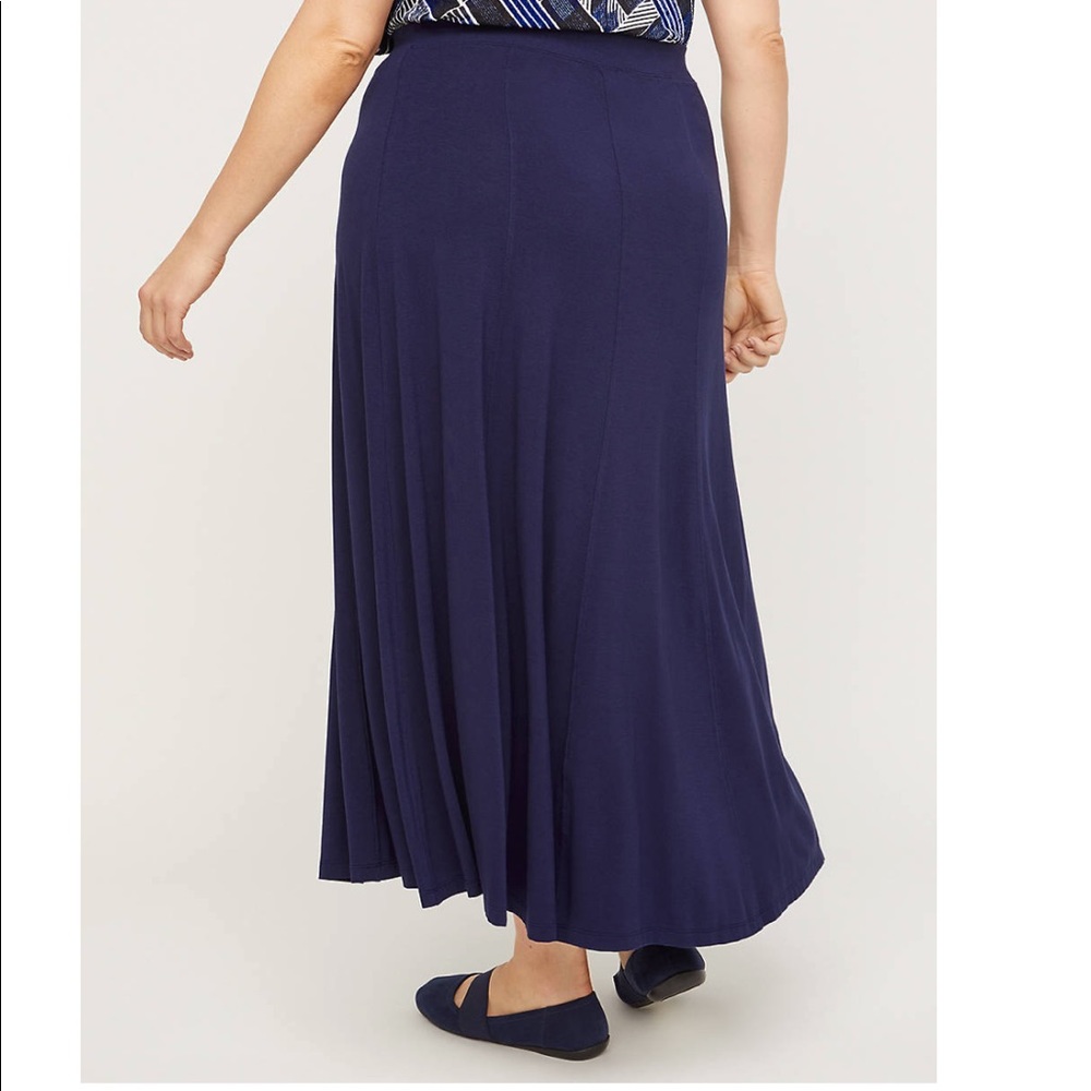 NEW! Soft and stretchy size 0X AnyWear Skirt